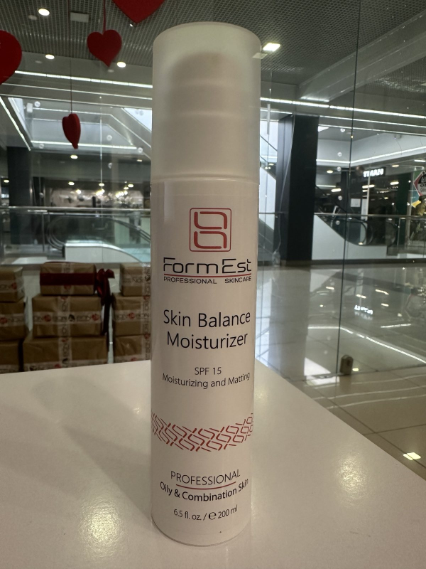Купити FormEst Skin Balance Moisturizer - Балансуючий крем SPF15 200 мл Артикул: 000006090 Фото повноекранне №1
